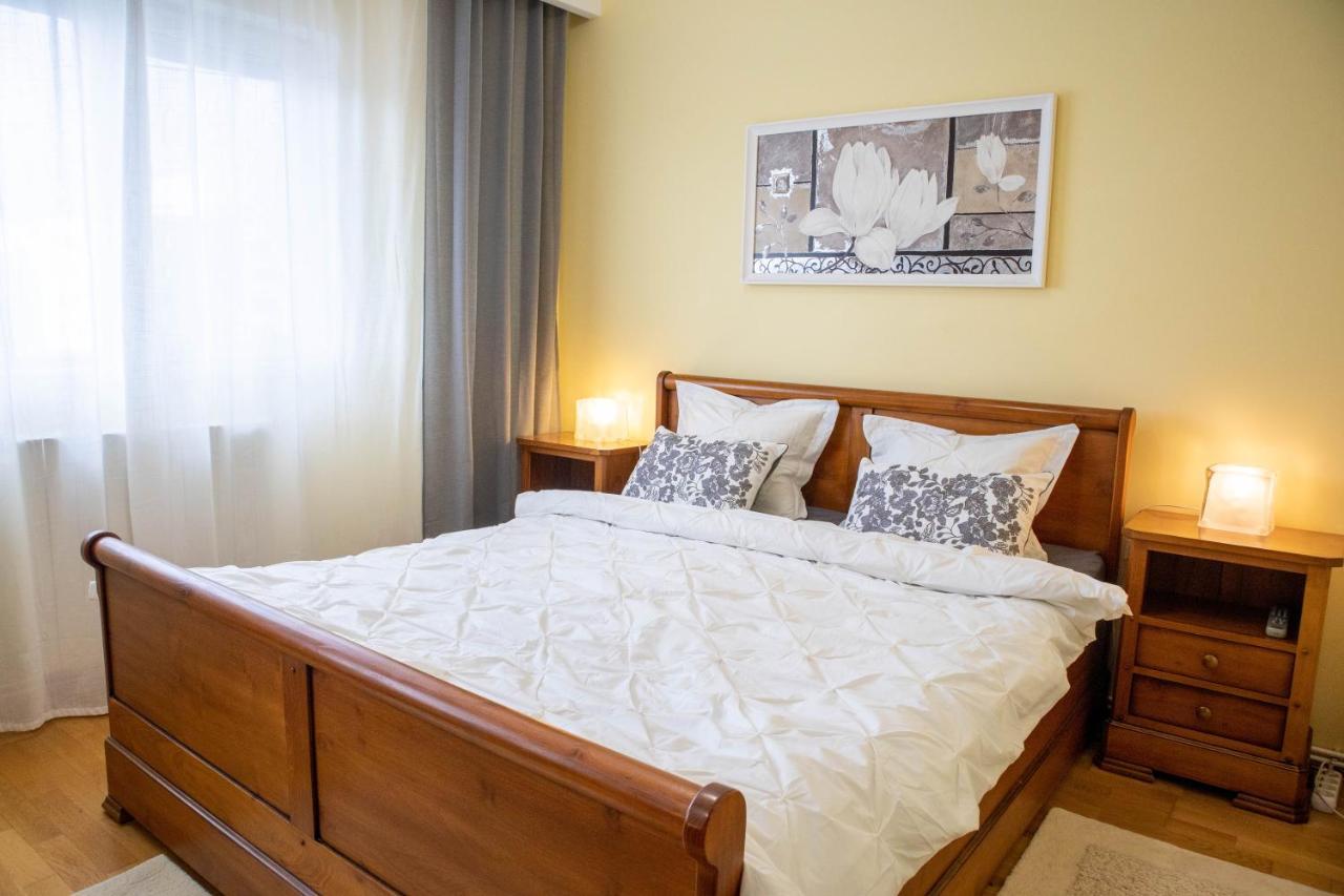 Oak Apartment - Piata Victoriei Bucharest Exterior photo