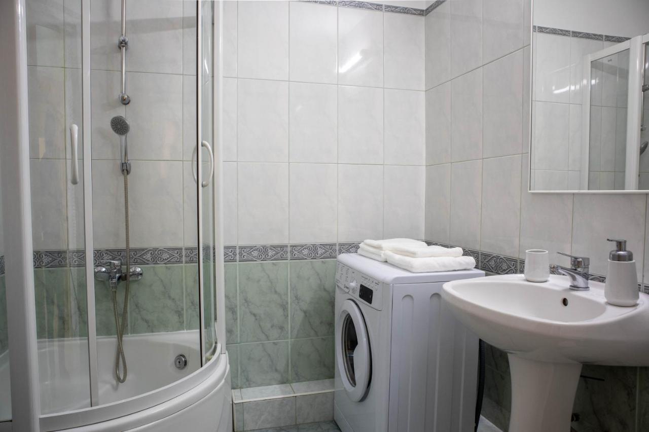 Oak Apartment - Piata Victoriei Bucharest Exterior photo